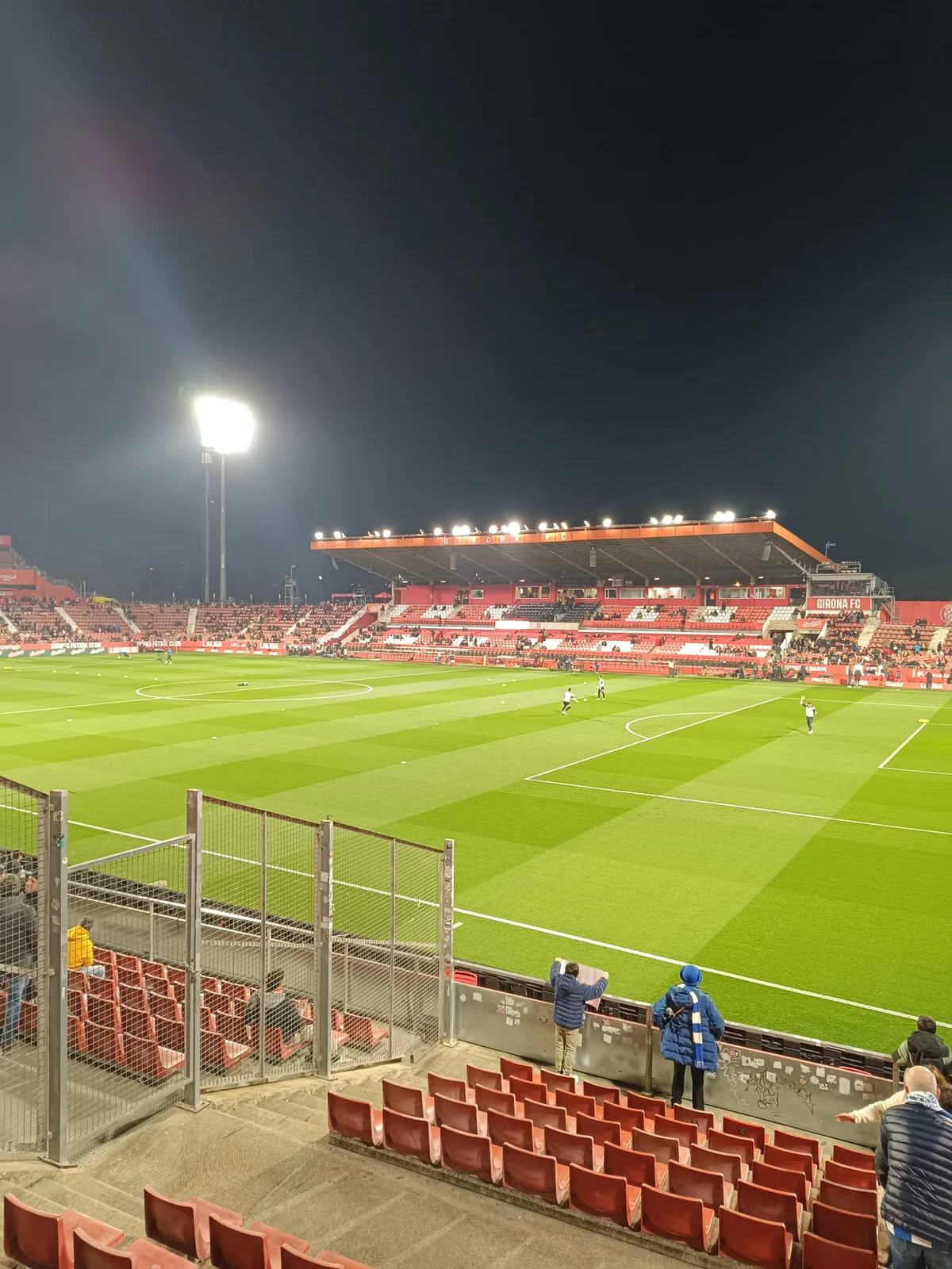 Vista nocturna del estadio de Montilivi antes de un partido entre el Girona FC y la Real Sociedad