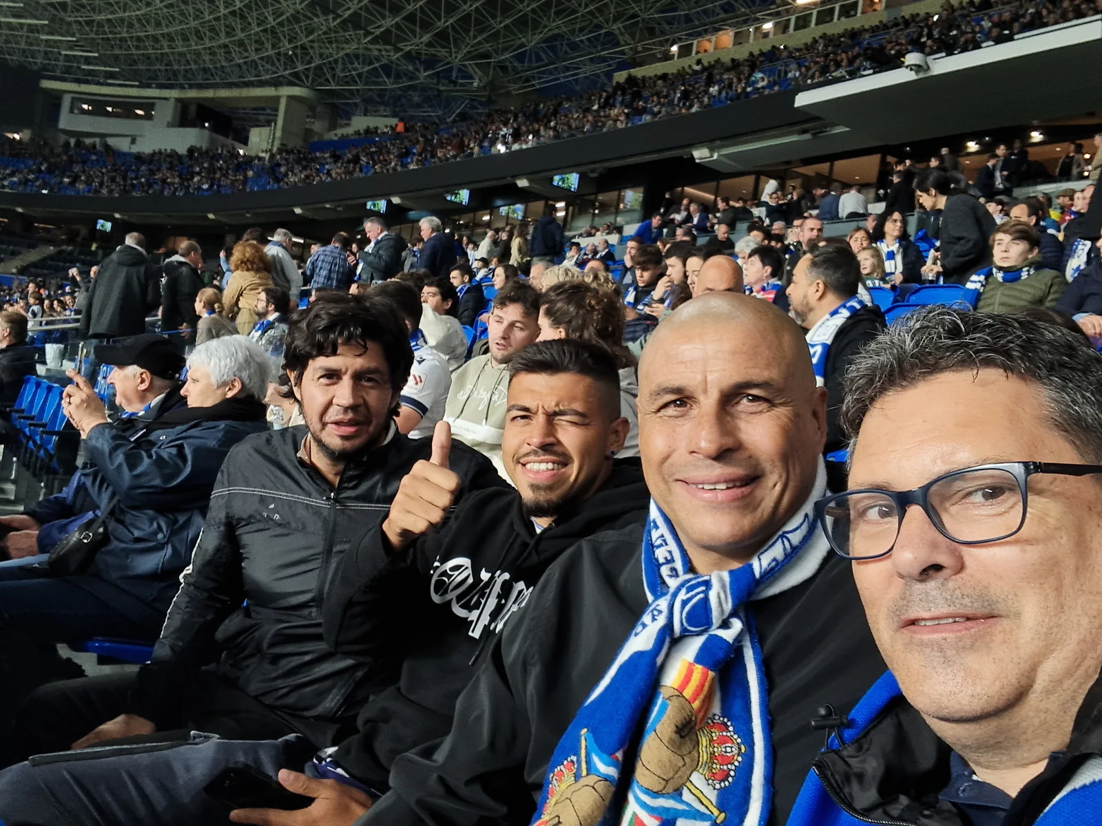 Socios de la peña en la grada del estadio de Zaragoza antes de la final de la Copa de la Reina 2024